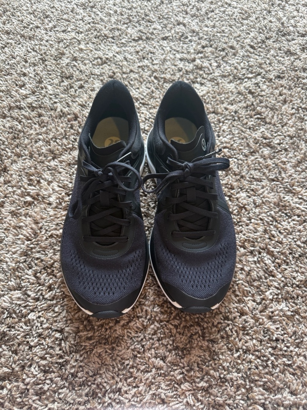 Lululemon running shoes - Picture 2 of 5